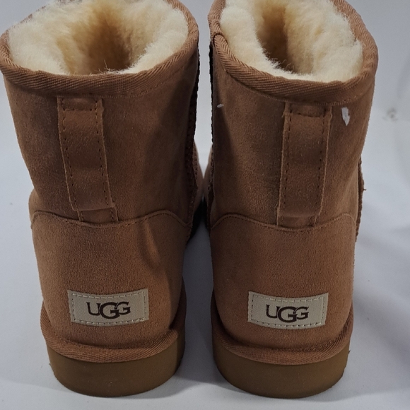 UGG Brown Ankle Boots with Cream Lining - Picture 5 of 13